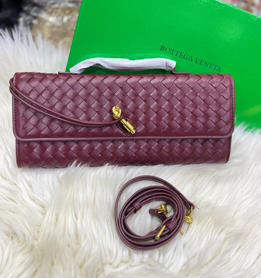 Bottega Veneta Andiamo Clutch Bag – 31cm (Maroon)