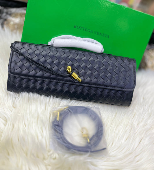Bottega Veneta Andiamo Clutch Bag – 31cm (Black)