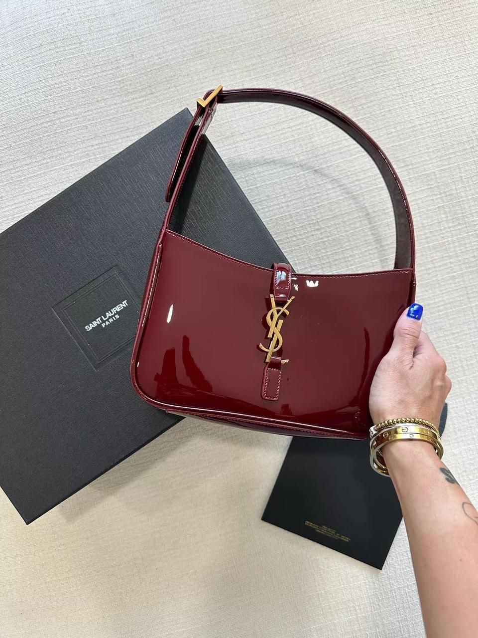 SAINT LAURENT – Le 5 à 7 Hobo Shoulder Bag  (Maroon)