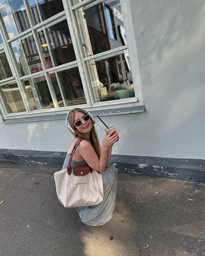 Longchamp Medium Le Pliage Tote – Effortless Parisian Style (White/Brown)