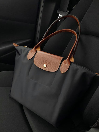 Longchamp Medium Le Pliage Tote – Effortless Parisian Style (Black/Brown)