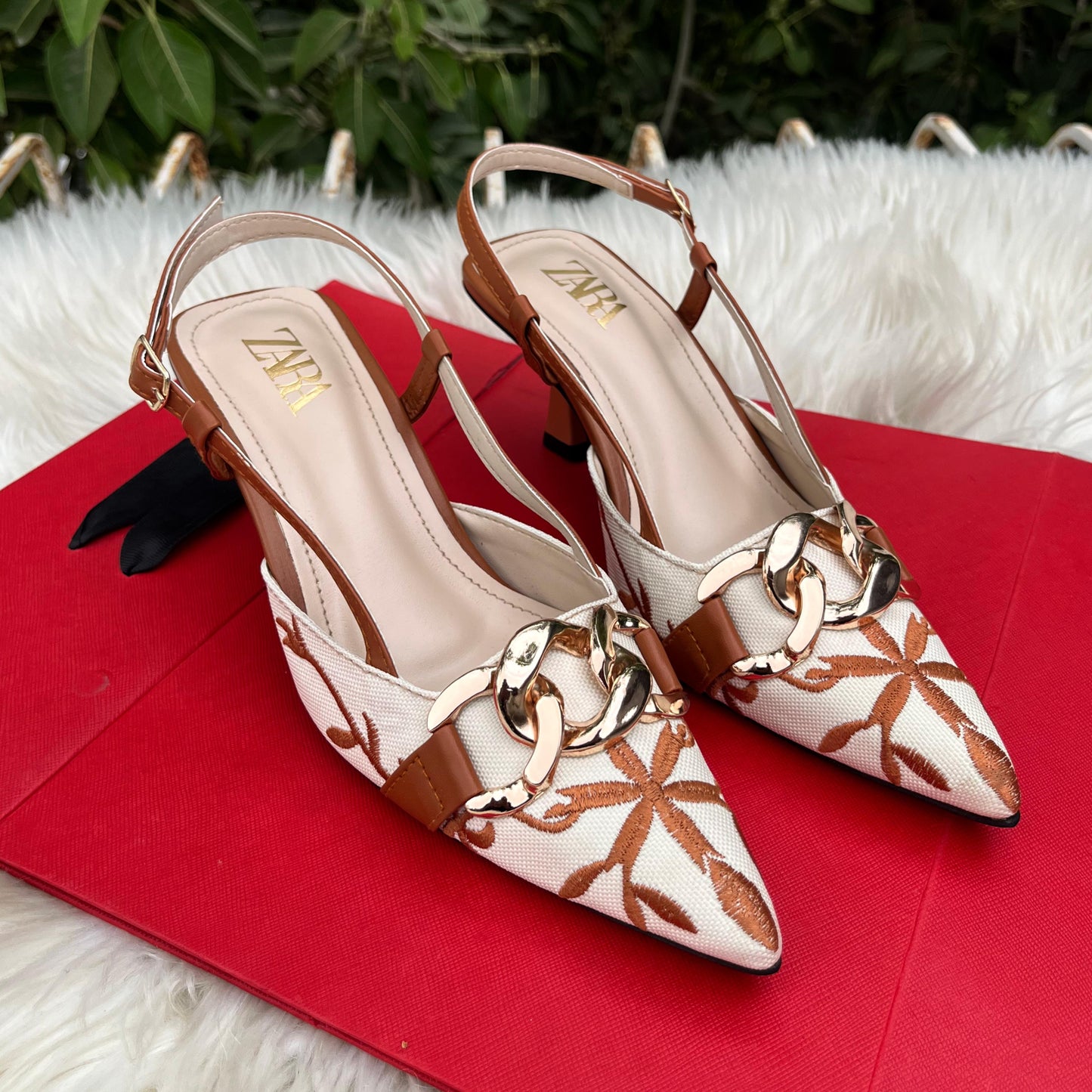 ZARA – Floral Embroidered Chain Decor Pumps (Brown/White)