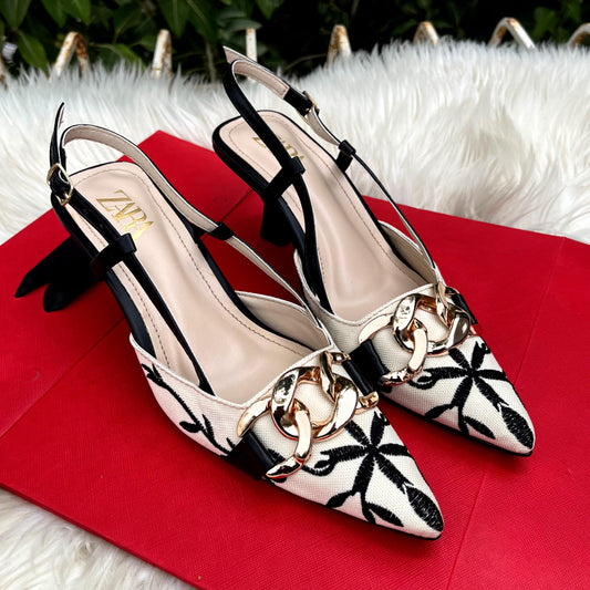 ZARA – Floral Embroidered Chain Decor Pumps (Black/White)
