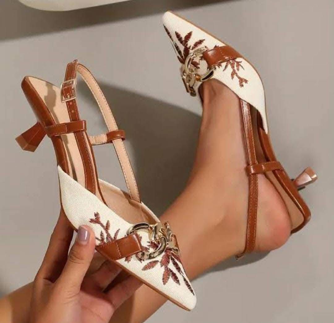 ZARA – Floral Embroidered Chain Decor Pumps (Brown/White)