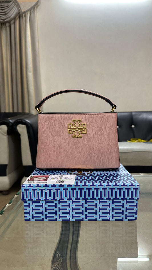 Tory Burch – Signature Style & Premium Craftsmanship (Pink/Peach)