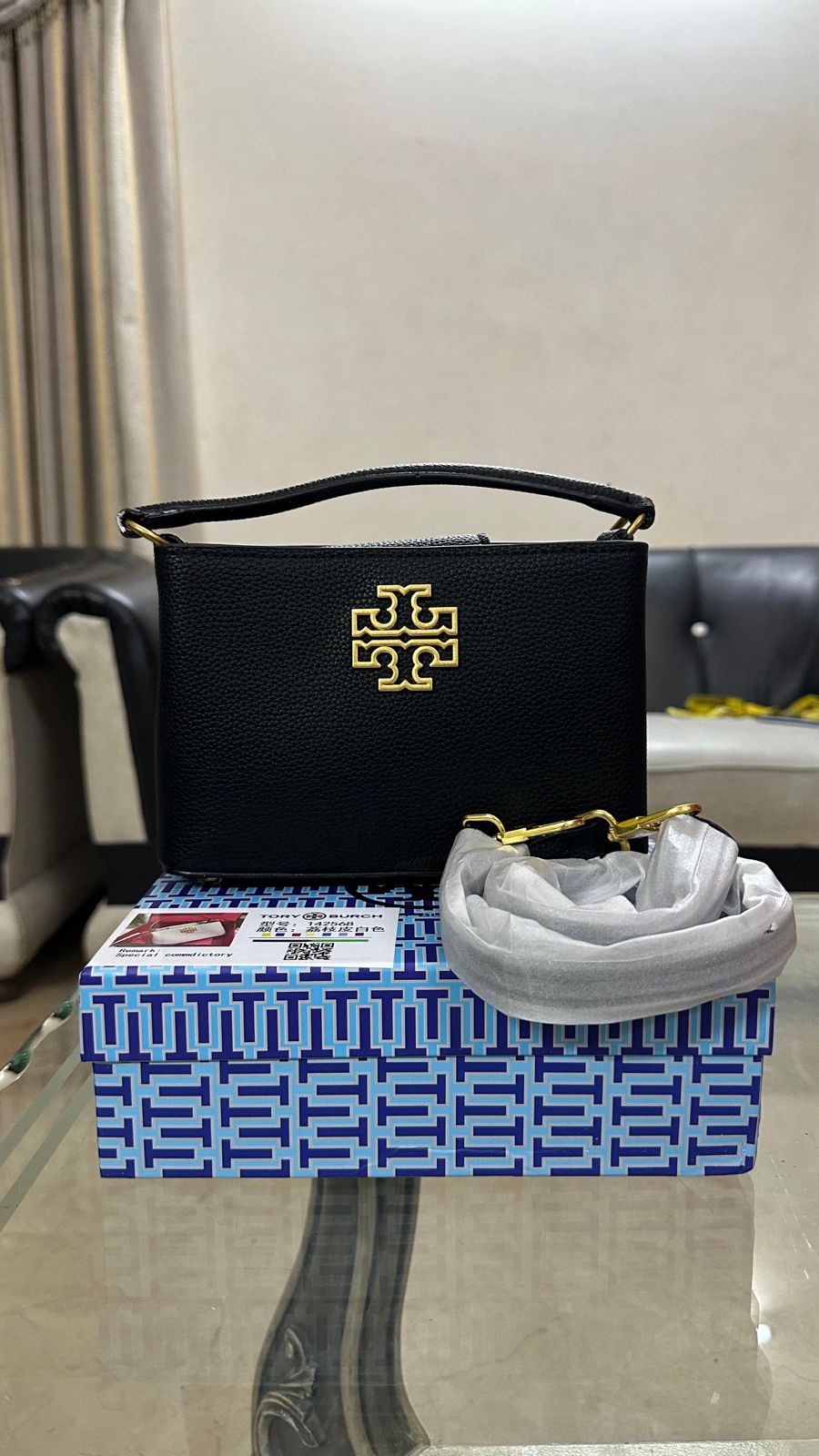 Tory Burch – Signature Style & Premium Craftsmanship (Black)