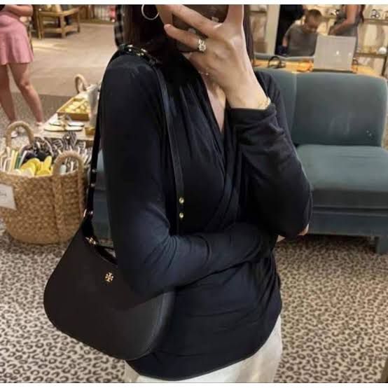Tory Burch Emerson Shoulder Women Bag – Black with Gold-Tone Hardware