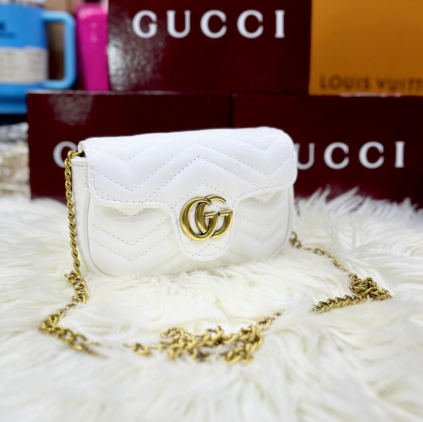 Gucci GG Marmont Mini Bag – Black Matelassé Chevron Leather(White)