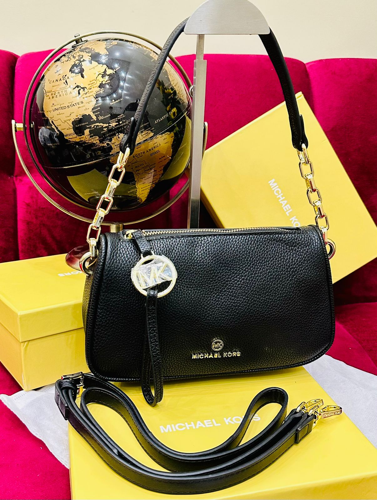 Michael Kors – AAA Quality | Embossed Branding | With Brand Box & Dust Bag(Black)
