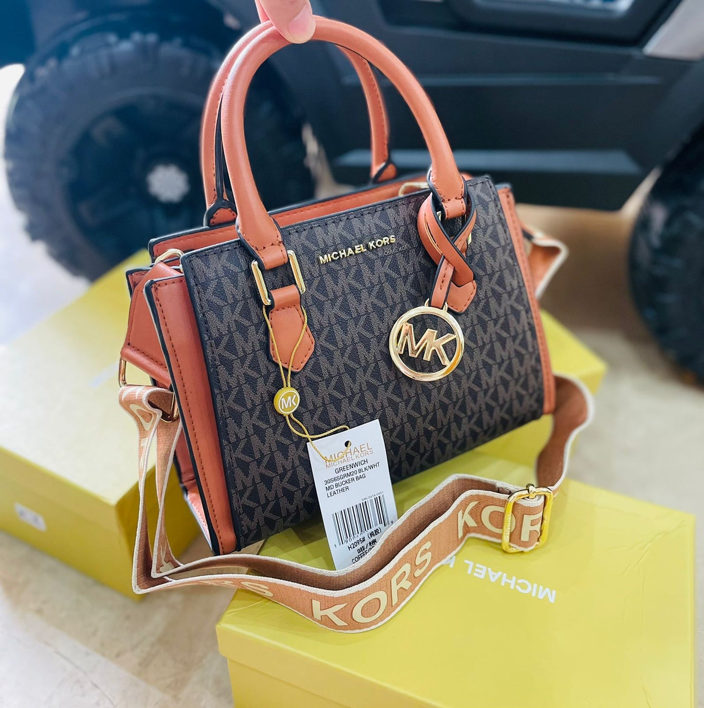 MICHAEL KORS RESTOCK – Women Bag(Brown)