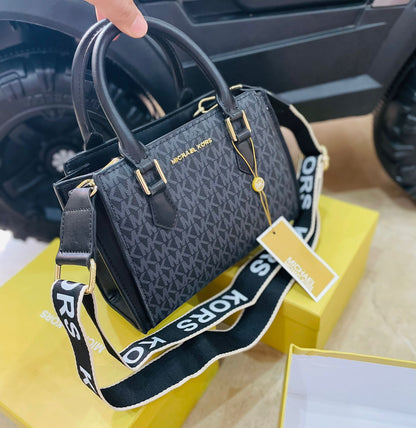 MICHAEL KORS RESTOCK – Women Bag(Black)