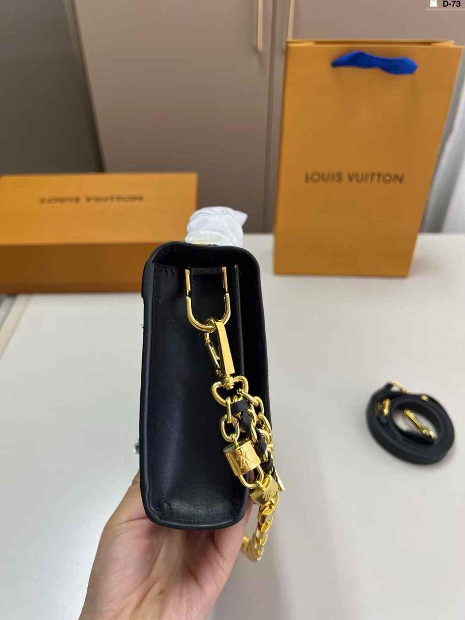 LOUIS VUITTON CAPUCINES – Women Wallet On Chain(Black)