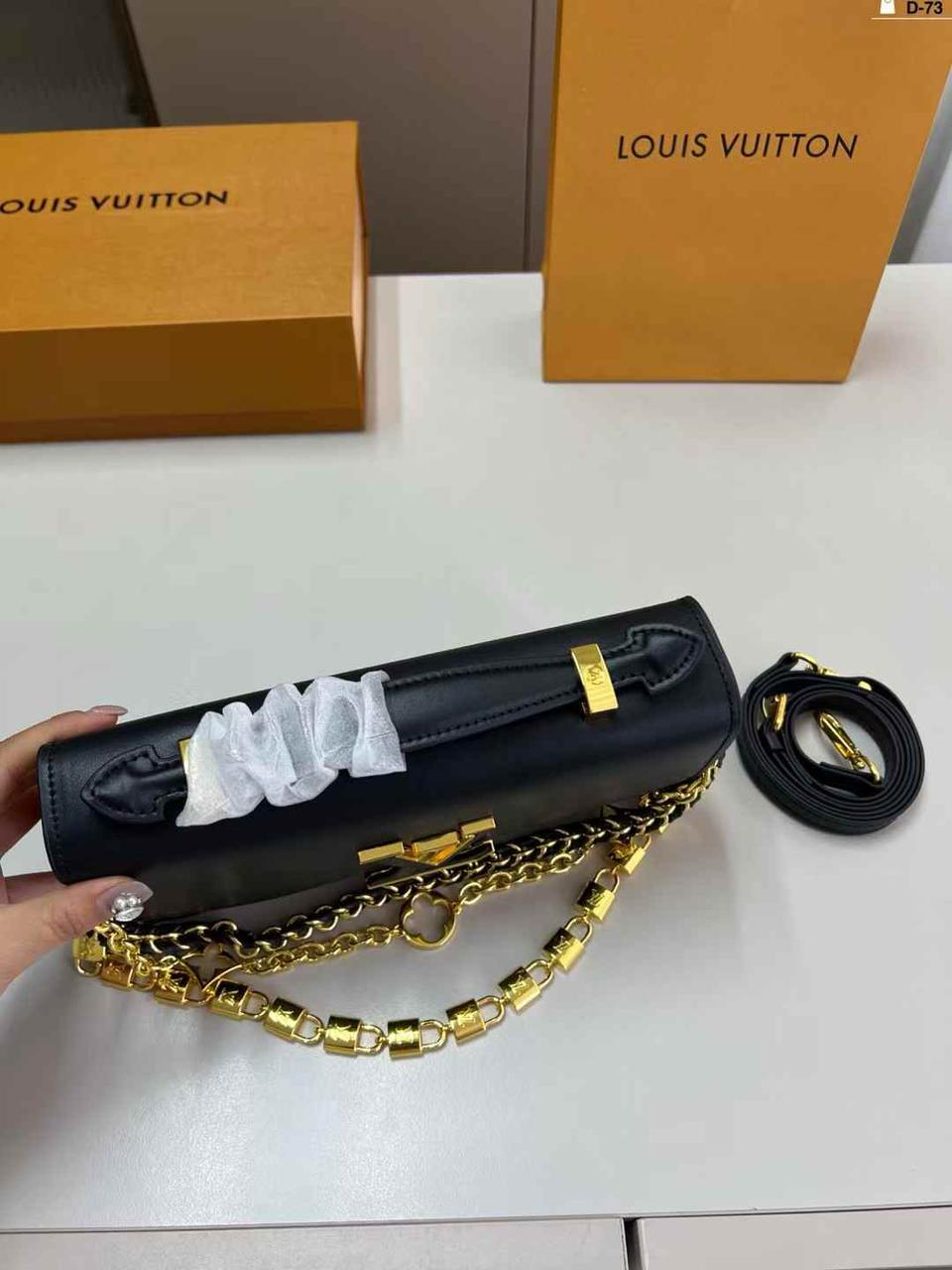 LOUIS VUITTON CAPUCINES – Women Wallet On Chain(Black)