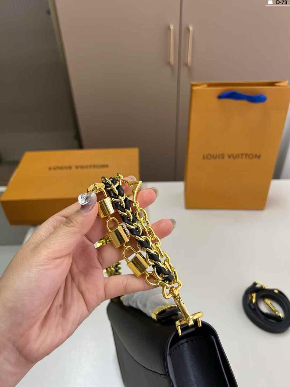 LOUIS VUITTON CAPUCINES – Women Wallet On Chain(Black)