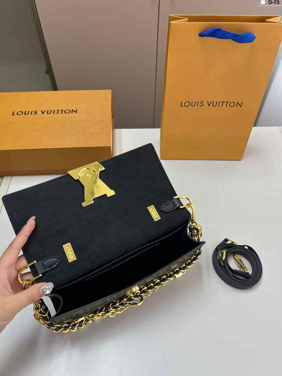 LOUIS VUITTON CAPUCINES – Women Wallet On Chain(Black)