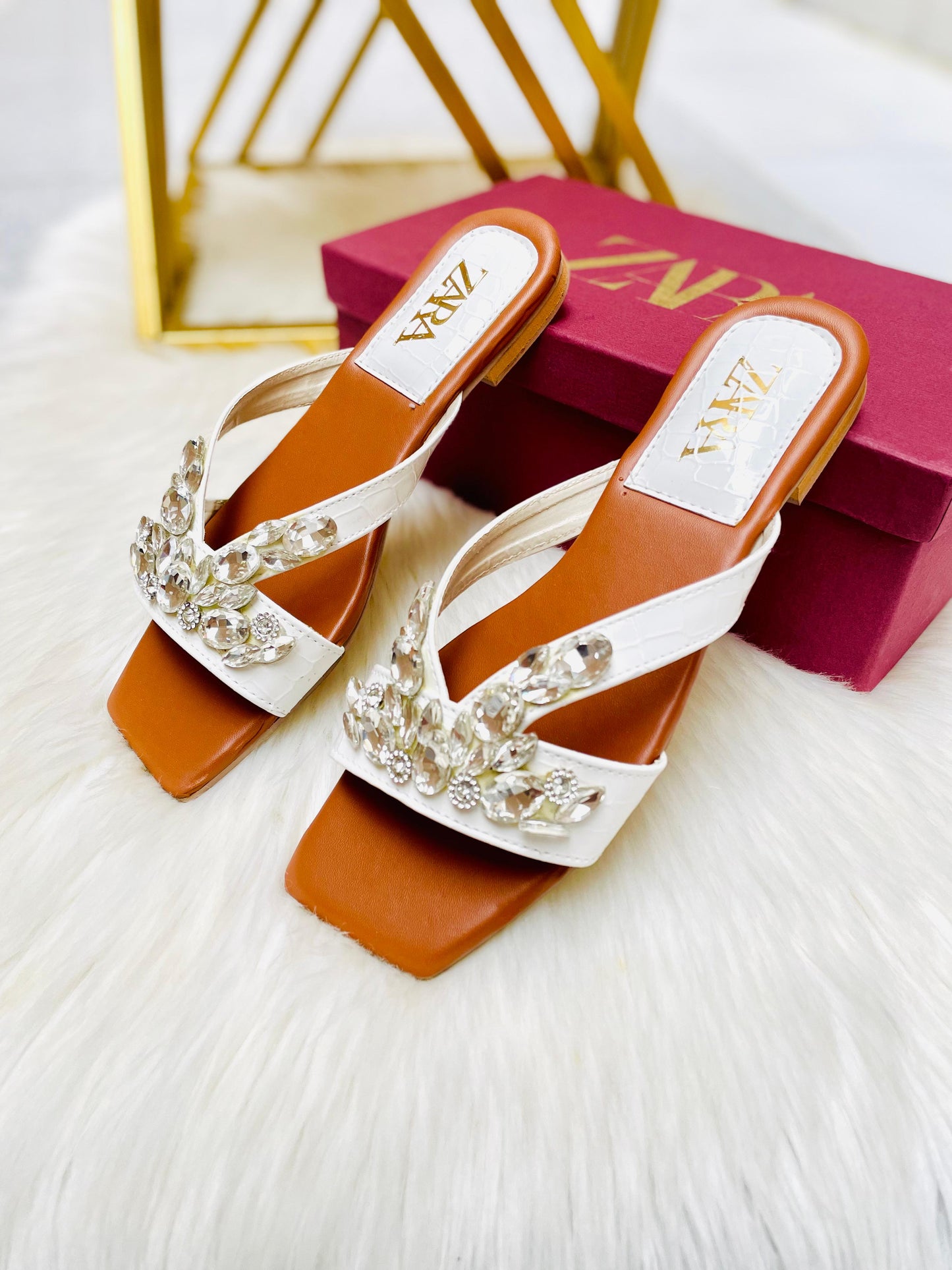 ZARA STONE FLAT SLIPPERS – Women Footwear(Brown/White)