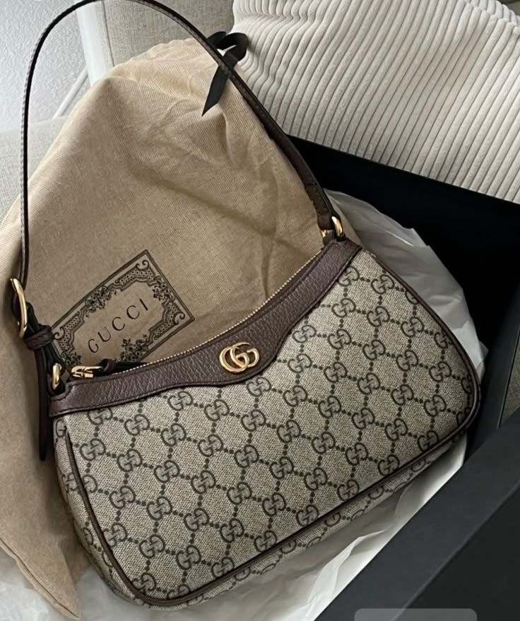 GUCCI – Women Luxury Bag Master Series