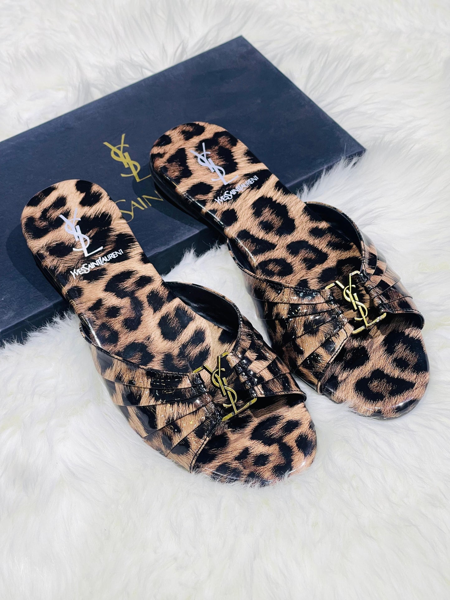 NEW ARRIVAL – YSL Yves Saint Laurent Women Flat (Black/Brown)