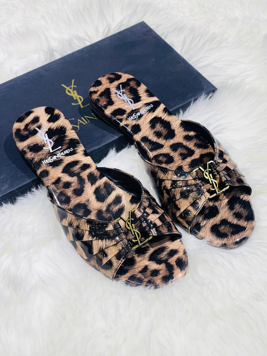 NEW ARRIVAL – YSL Yves Saint Laurent Women Flat (Black/Brown)