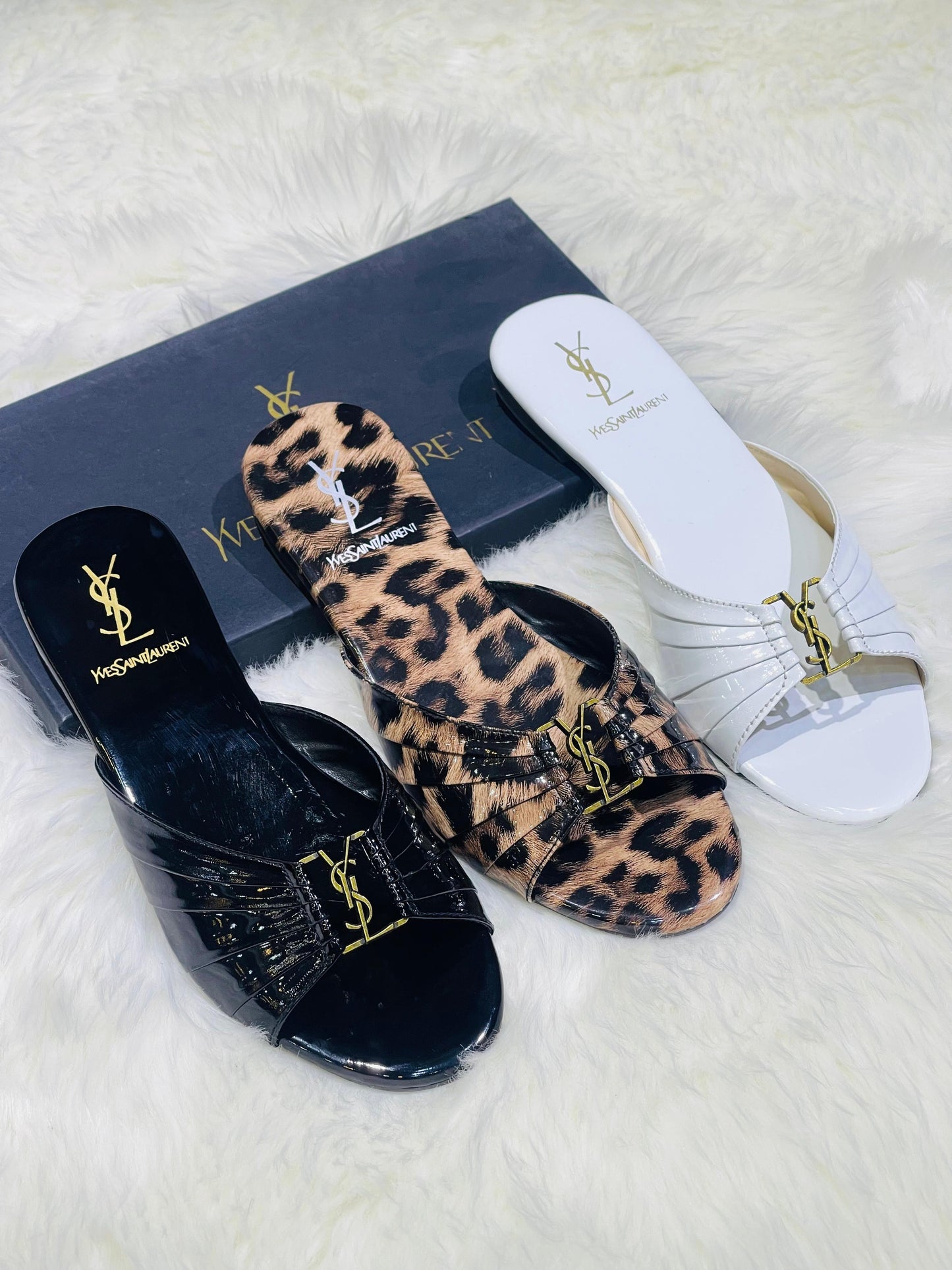 NEW ARRIVAL – YSL Yves Saint Laurent Women Flat (Black)