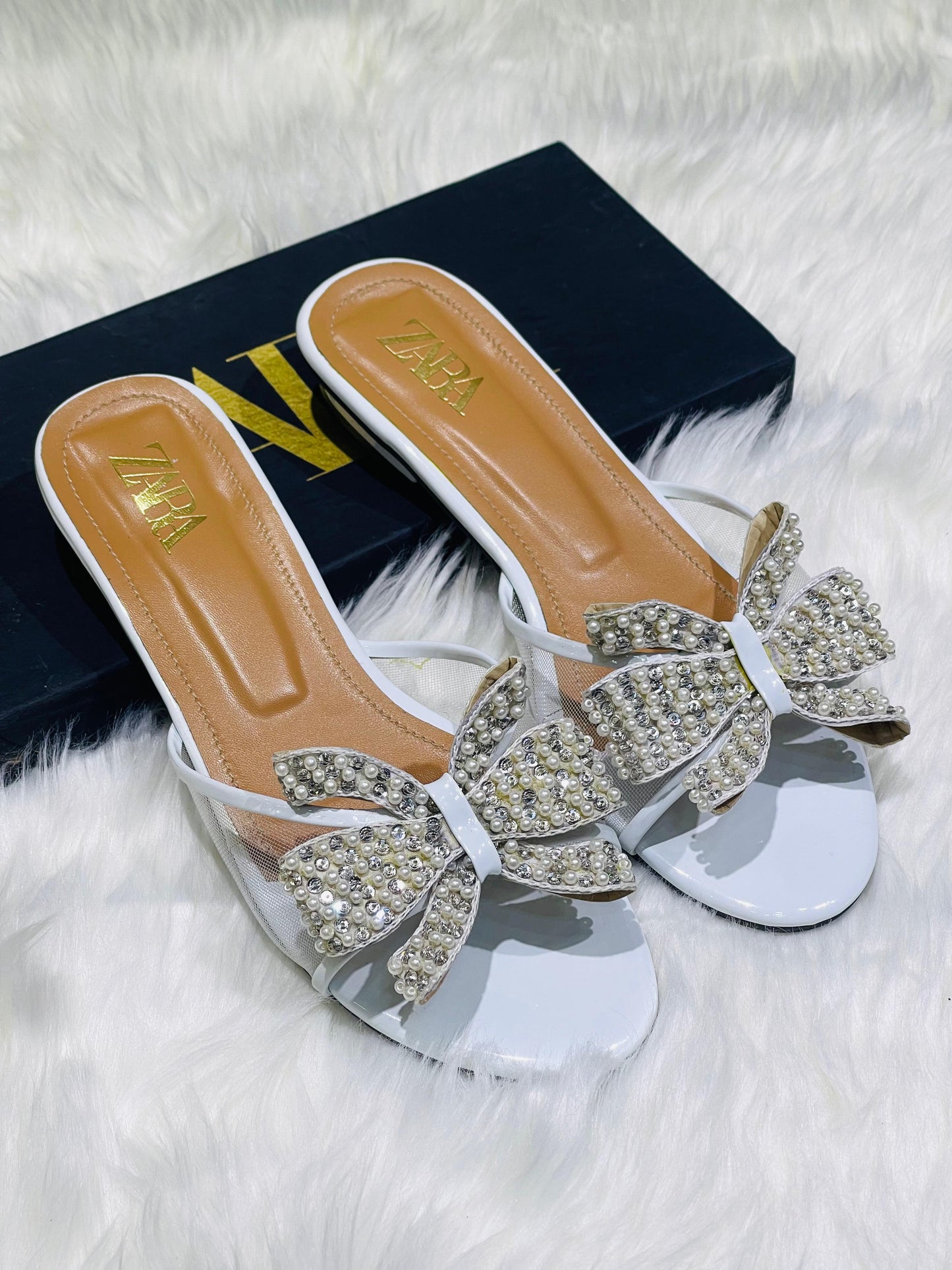 NEW ARRIVAL – ZARA Embroidered Bow Women Flats (White)