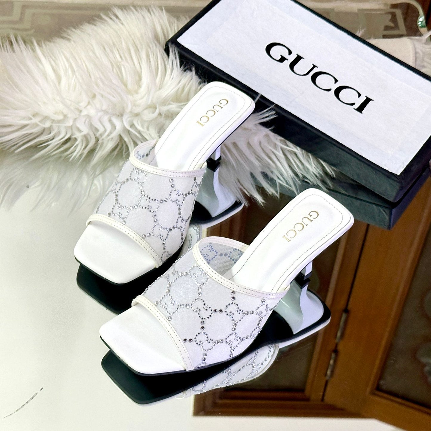 GUCCI Women Sandals – With Brand Box (White)