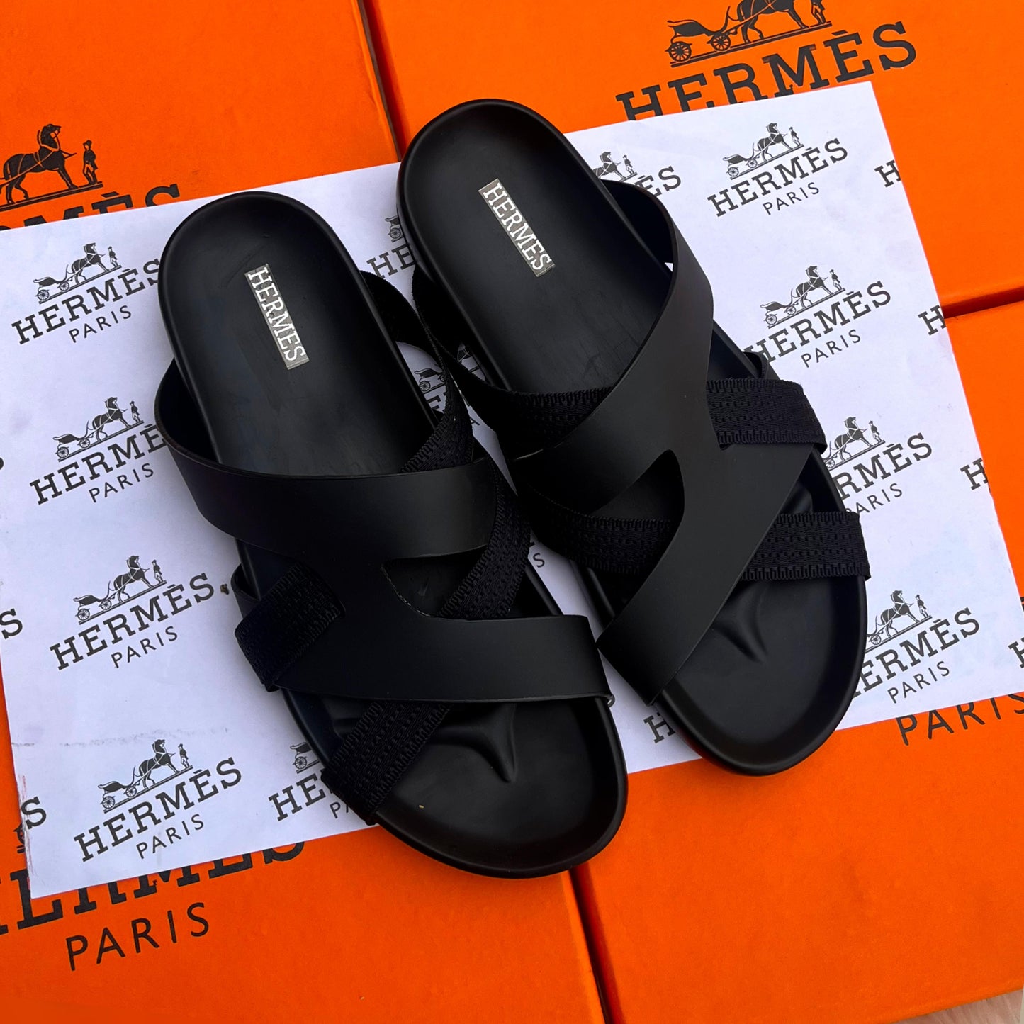 HERMÈS Kazimir Sandal – Unisex Comfort & Style (Black)