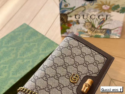 GUCCI – Master Series Leather Bag (Beige)