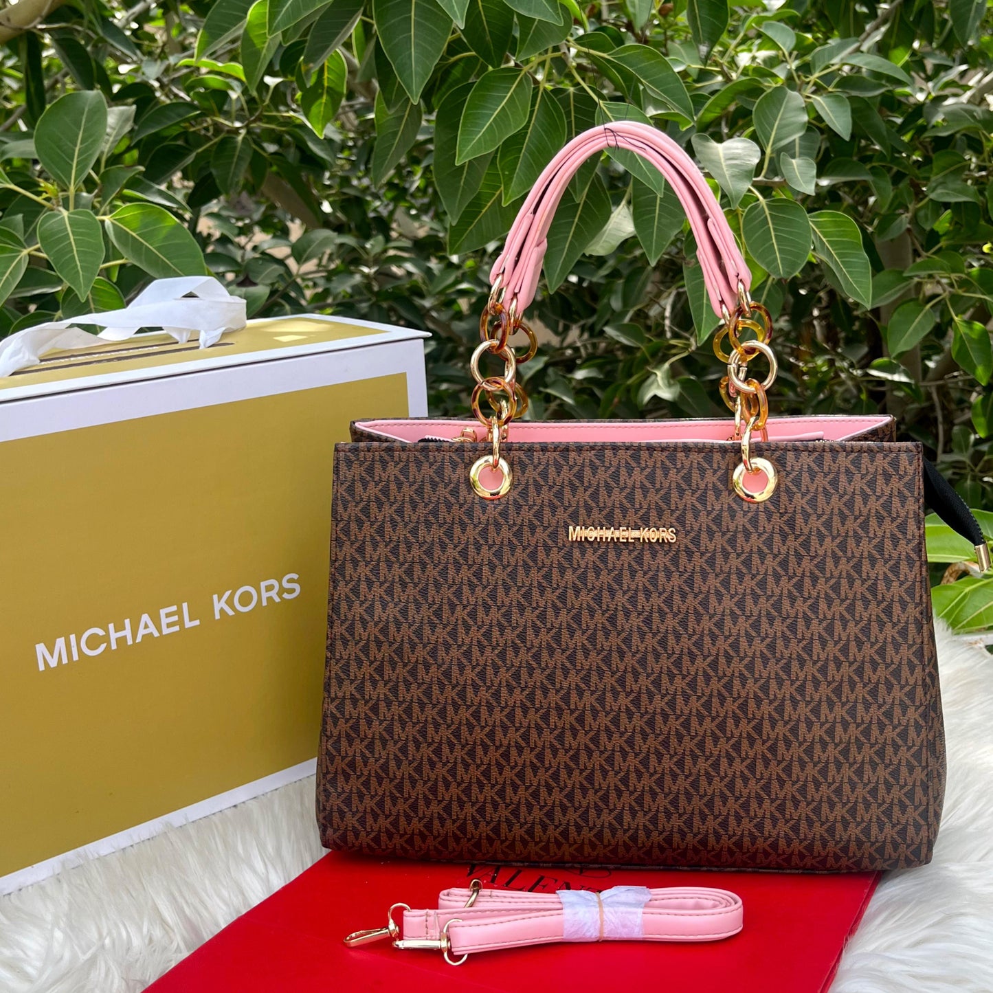 MICHAEL KORS – Elegant Handbag with Long Belt (Brown)