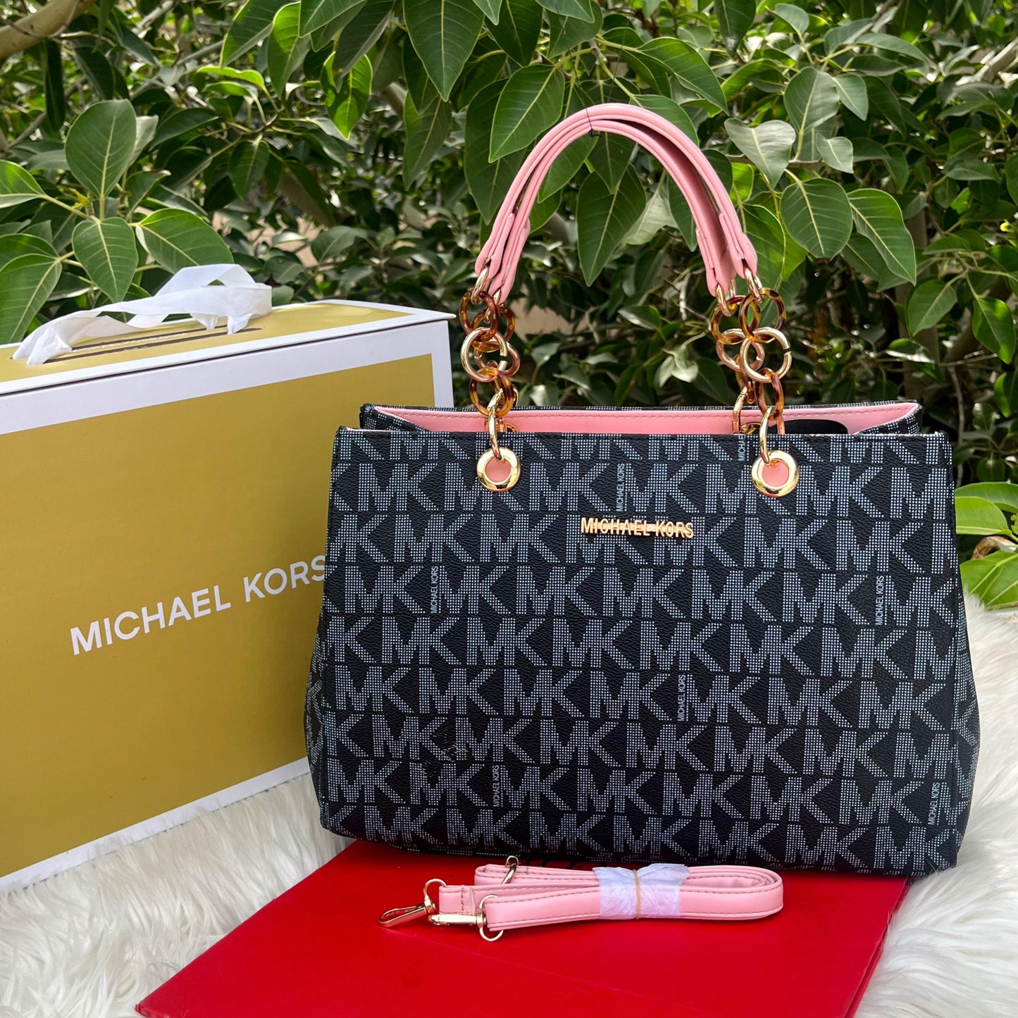MICHAEL KORS – Elegant Handbag with Long Belt (Black)