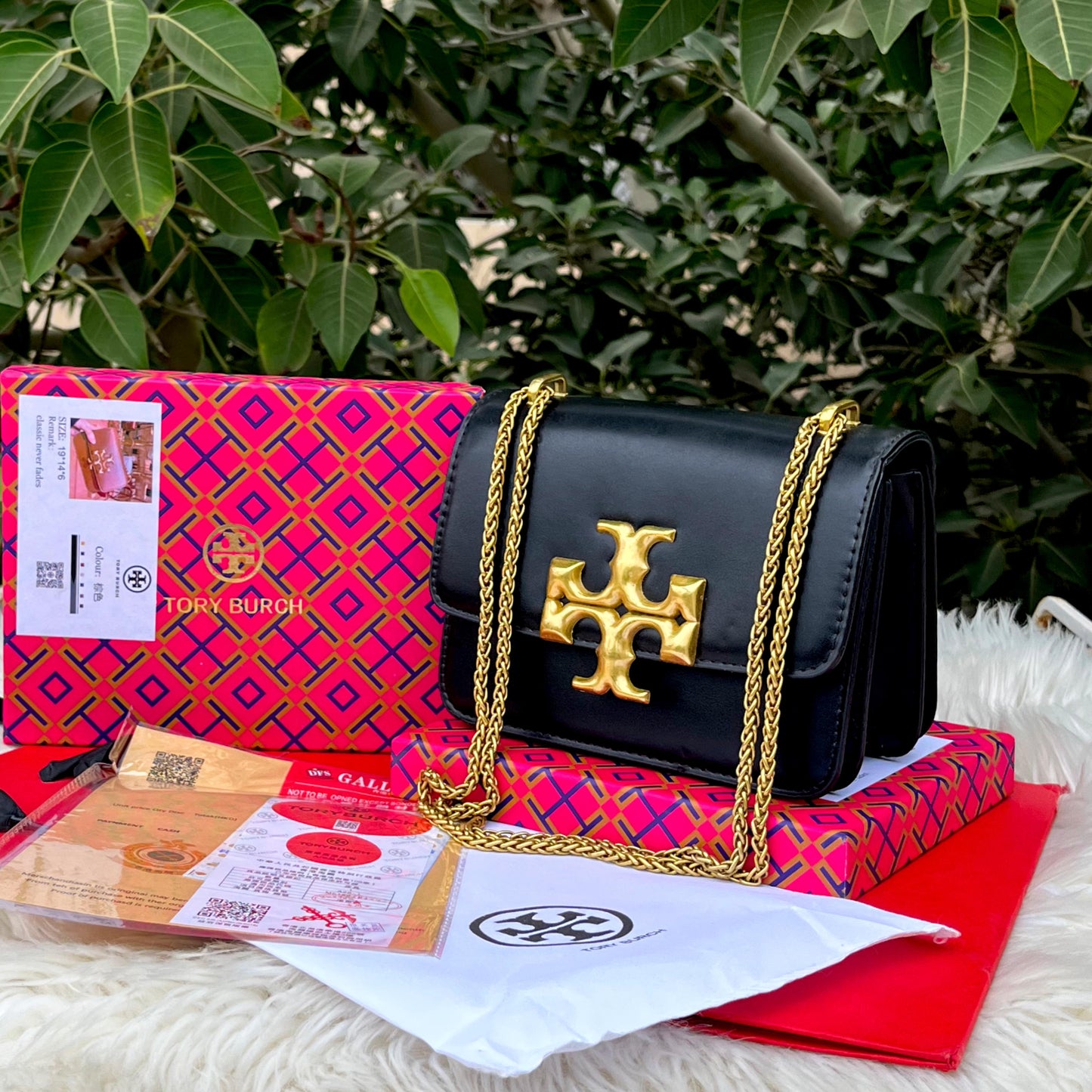 TORY BURCH – Classic Convertible Shoulder Bag (Black)