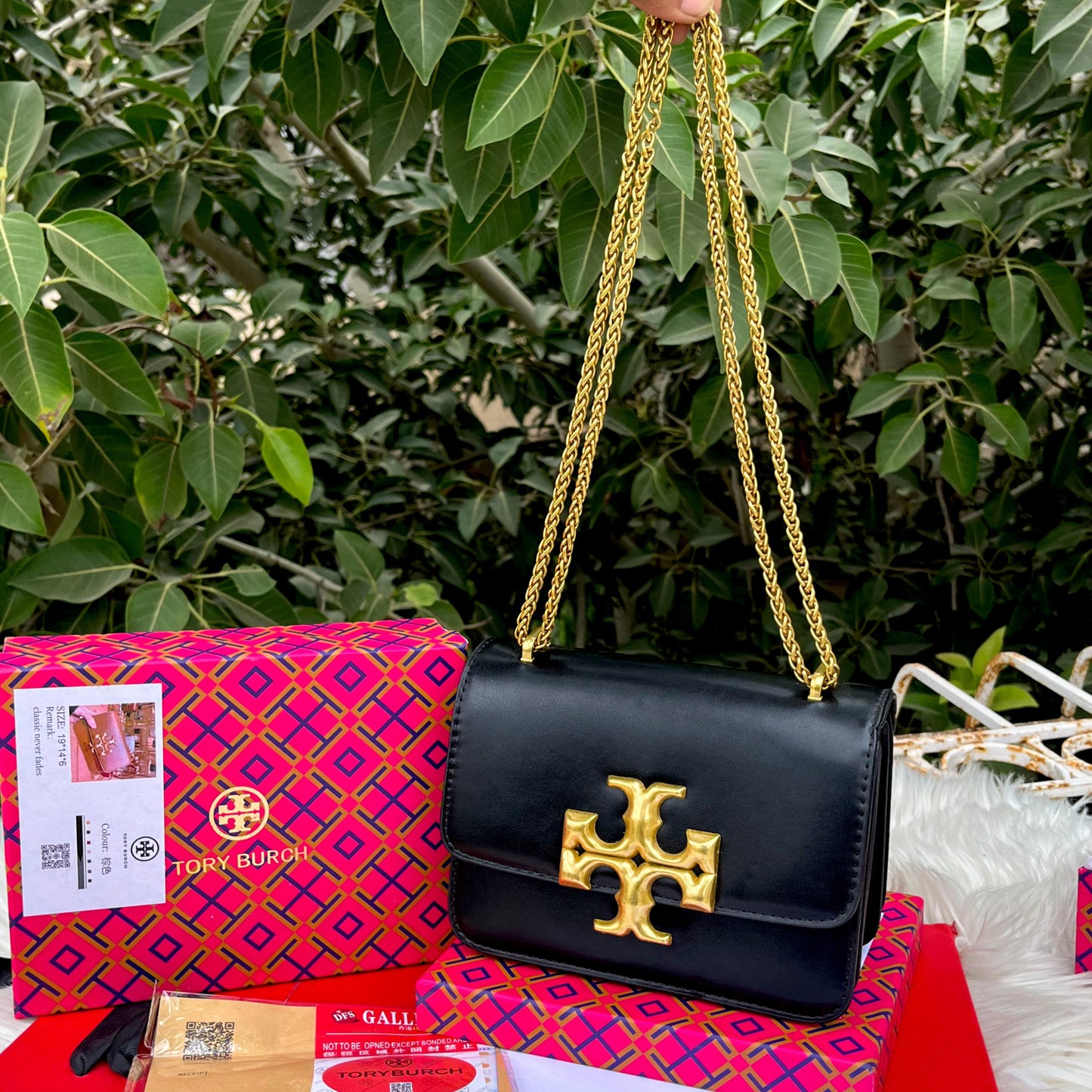 TORY BURCH – Classic Convertible Shoulder Bag (Black)