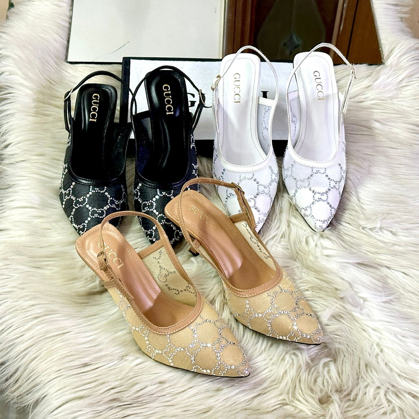 GUCCI NEW ARRIVAL – Women Slippers (Golden)