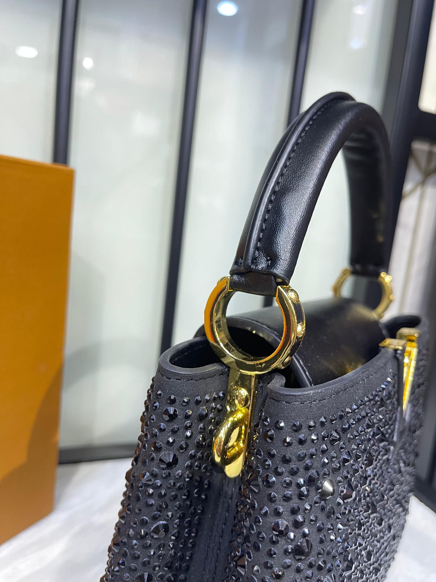 LOUIS VUITTON CAPUCINES MINI – Women Bag (Black)