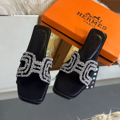 HERMES – Medicated & Soft Slippers (Black)