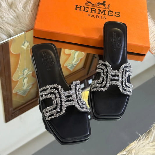 HERMES – Medicated & Soft Slippers (Black)