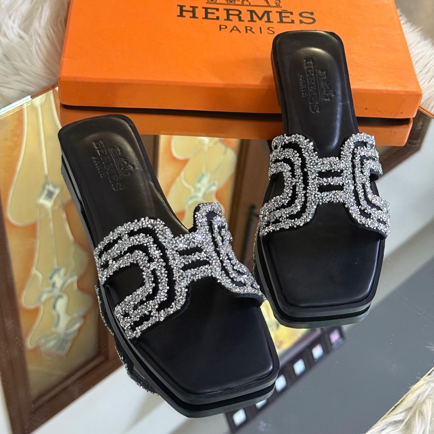 HERMES – Medicated & Soft Slippers (Black)