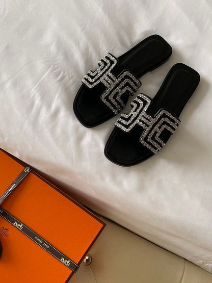 HERMES – Medicated & Soft Slippers (Black)