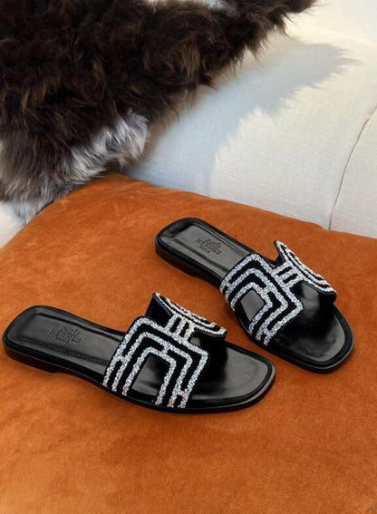 HERMES – Medicated & Soft Slippers (Black)