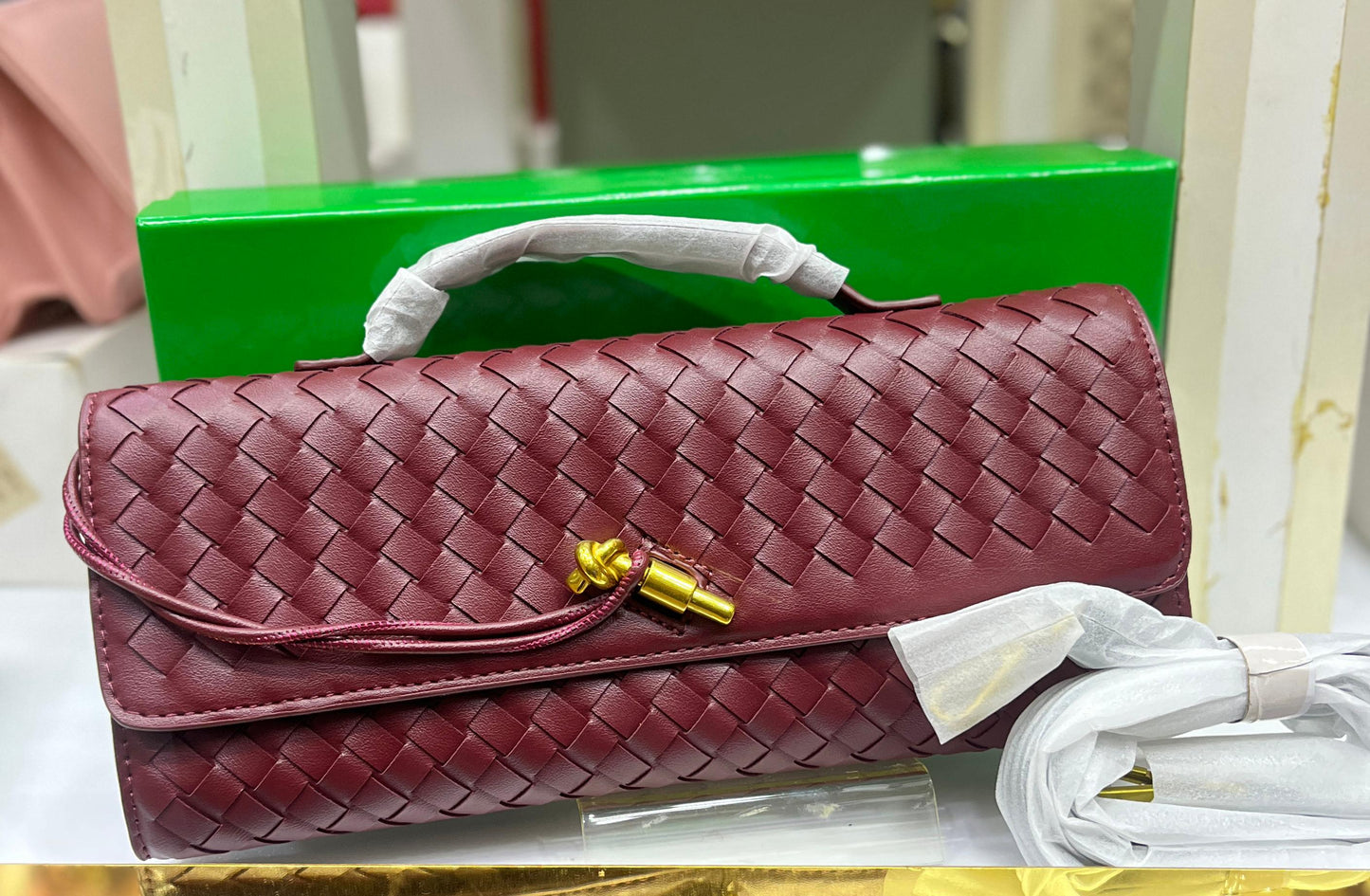 Bottega Veneta Andiamo Clutch Bag – 31cm (Maroon)