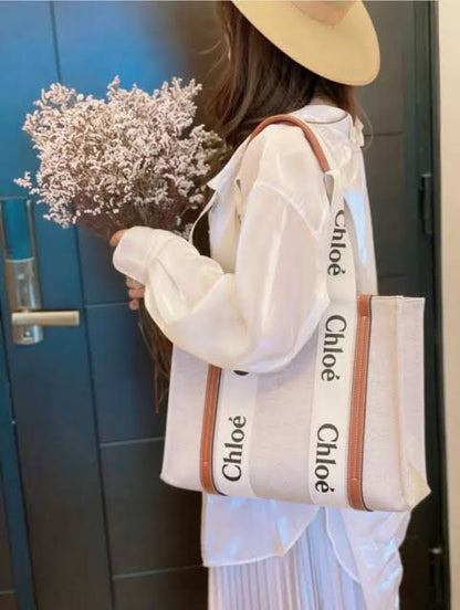 CHLOÉ Woody Tote Bag in Linen – Women Bag (Off White)
