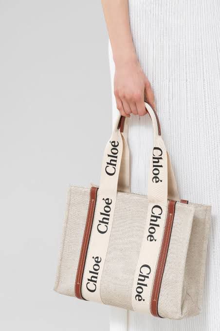 CHLOÉ Woody Tote Bag in Linen – Women Bag (Off White)