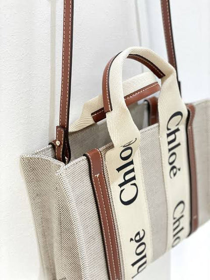 CHLOÉ Woody Tote Bag in Linen – Women Bag (Off White)