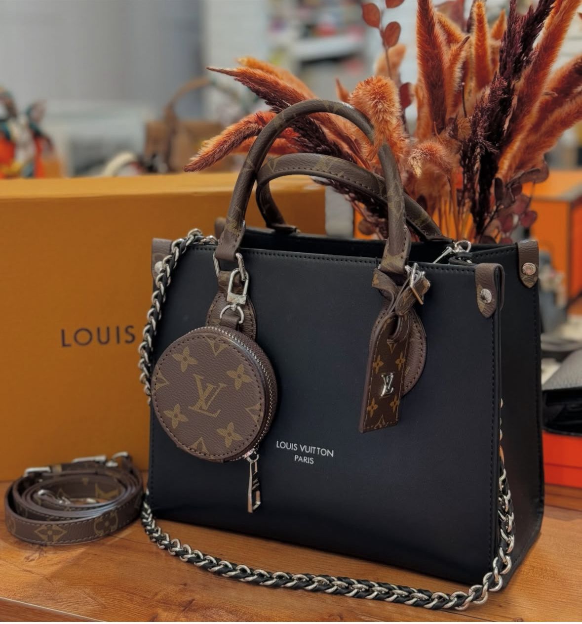 LOUIS VUITTON OnTheGo MM – Women Tote Bag (Black)