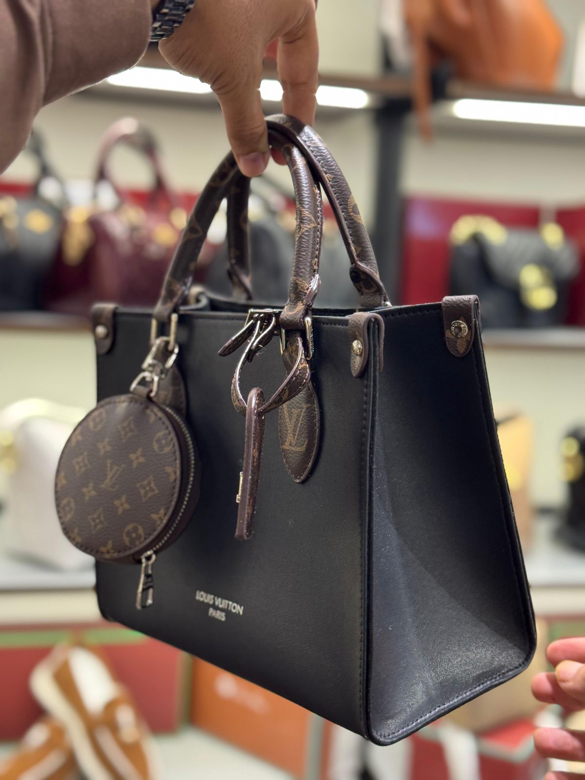 LOUIS VUITTON OnTheGo MM – Women Tote Bag (Black)