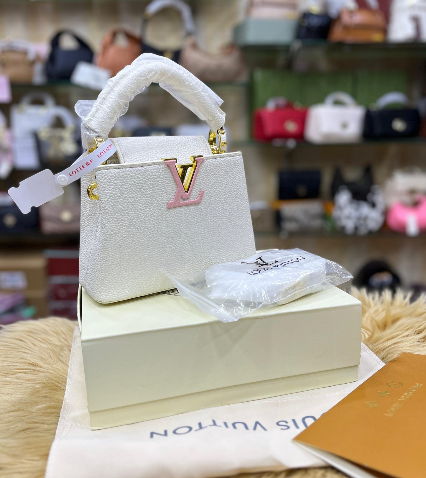 LOUIS VUITTON Capucines Mini – Women Bag (White)