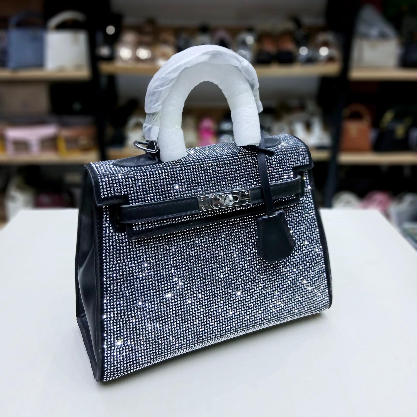 HERMÈS – Kelly Stylish & Fancy Women Bag (Black & Silver)