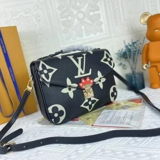 LOUIS VUITTON – Luxury Leather Women Bag (Black)
