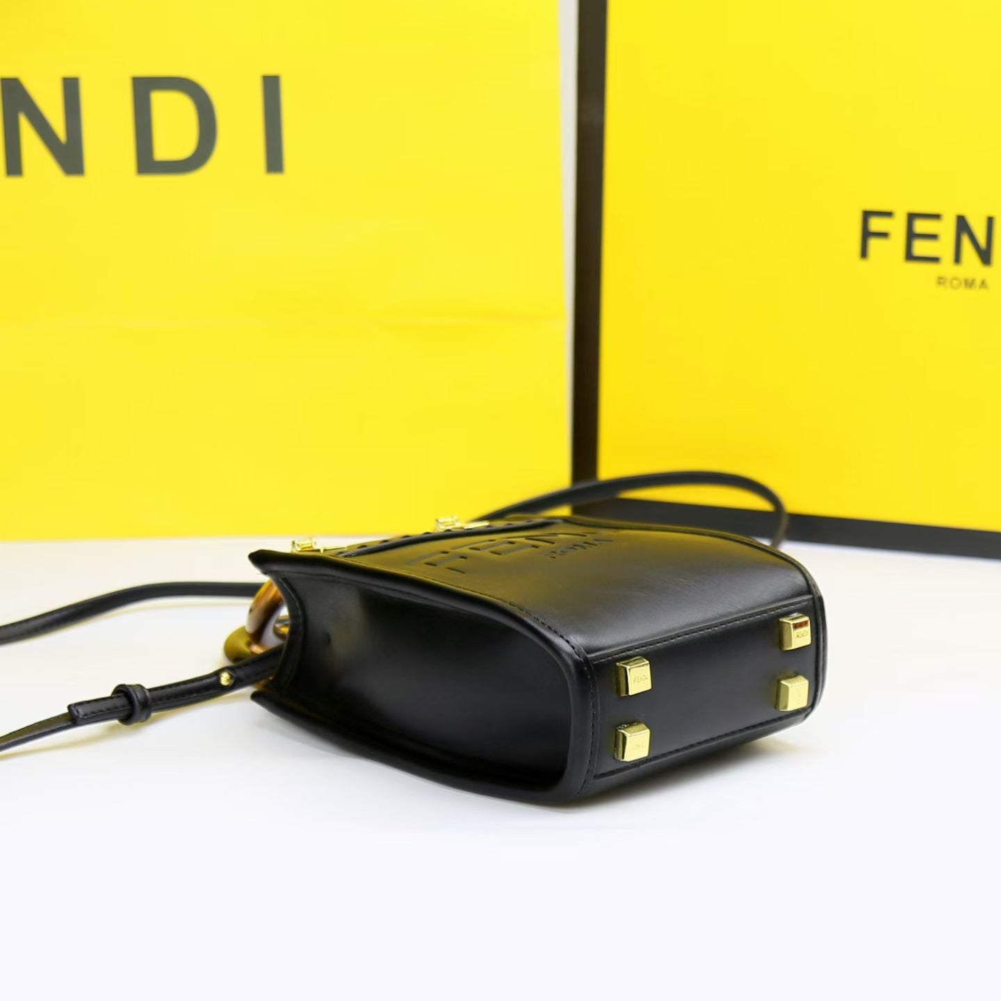 FENDI – Luxury Leather Women Bag (Black)