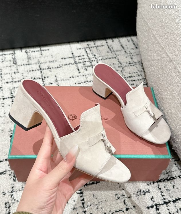 LORO PIANA SUMMER CHARMS – Women Sandals (Off White)